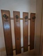 Antieke kapstok, Enlèvement