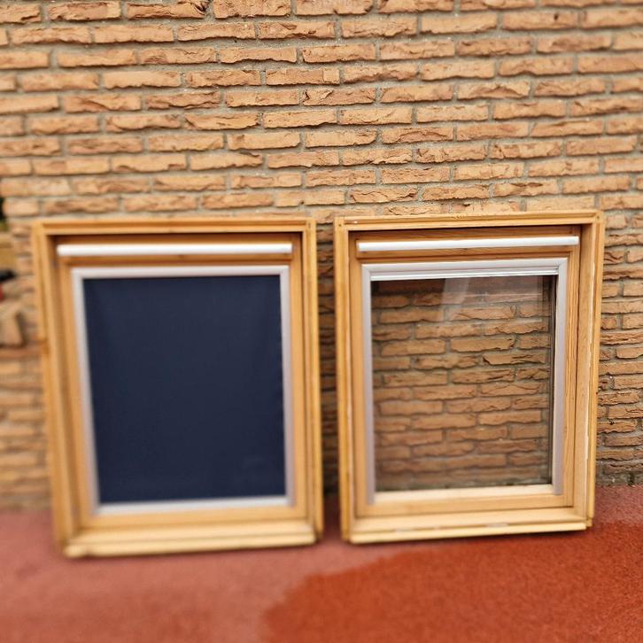 velux 78x98 + raccord + store + option pose, Bricolage & Construction, Châssis & Portes coulissantes, Utilisé, Bois, Enlèvement