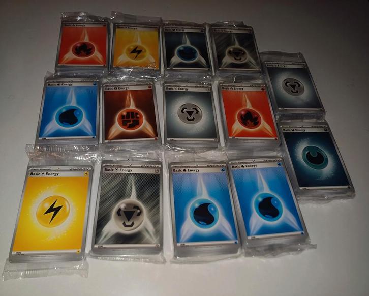 Modern Era: Sealed Energykaarten Pokémon, Hobby en Vrije tijd, Verzamelkaartspellen | Pokémon, Ophalen of Verzenden