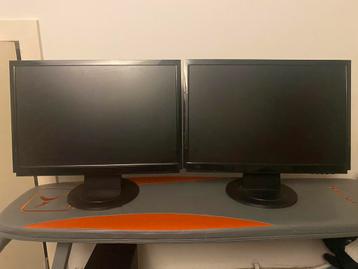 2x werkende LCD Monitor beschikbaar voor biedingen