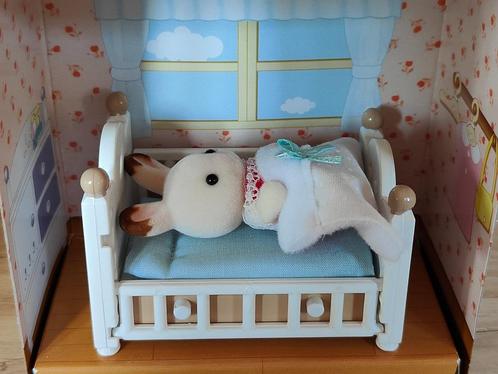 Sylvanian Families - Chocolate Rabbit Baby Set 5017, Kinderen en Baby's, Speelgoed | Poppenhuizen, Zo goed als nieuw, Accessoires