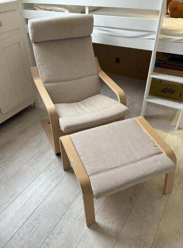 Fauteuil Ikea Poäng met voetenbankje beschikbaar voor biedingen