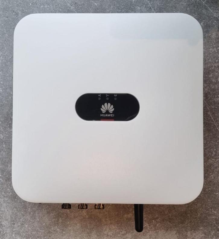 Omvormer SUN2000-4.6KTL-L1 + Smart Dongle (WLAN-FE), Doe-het-zelf en Bouw, Zonnepanelen en Toebehoren, Zo goed als nieuw, Overige typen