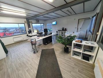 Bureau container beschikbaar voor biedingen