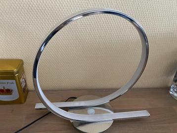Lampe de table / chevet beschikbaar voor biedingen