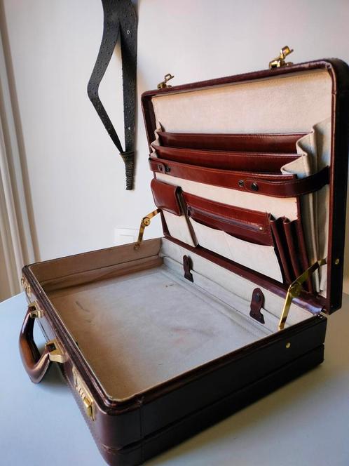 Lederen Attaché-case (jaren 70-80), Handtassen en Accessoires, Koffers, Gebruikt, Slot, Ophalen of Verzenden