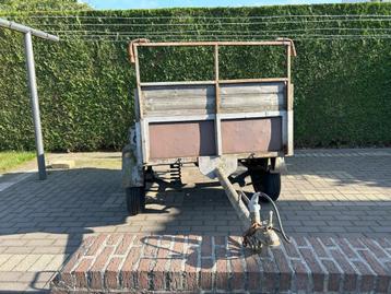 Zeer solide vintage aanhangwagen beschikbaar voor biedingen