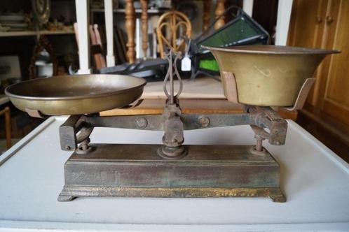 zwaar antieke gietijzeren weegschaal met gewichten, Antiek en Kunst, Curiosa en Brocante, Ophalen of Verzenden