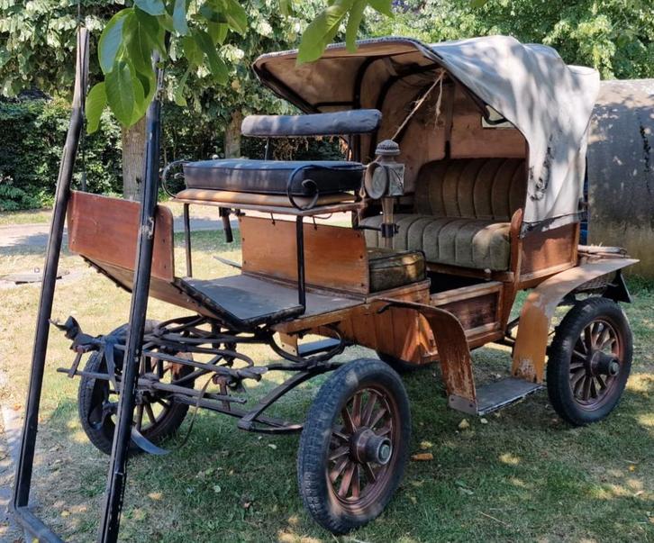 calèche couverte historique (calèche), Animaux & Accessoires, Voitures & Carrosses