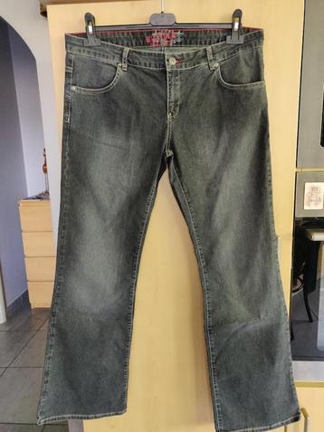 Jeansbroeken Tommy Hilfiger maat 46 en Ciceroni. maat 44. beschikbaar voor biedingen