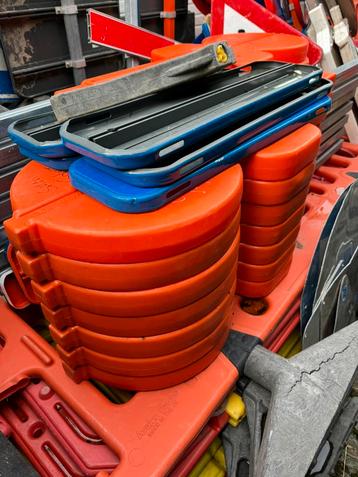 Signalisatie - verbodsborden - parkeerborden - verkeersbord beschikbaar voor biedingen