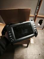 Originele radio van Mercedes Vito w447 met behuizing audio40, Ophalen, Zo goed als nieuw