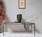 Vintage koffietafel zwart metalen frame en teak fineer blad., Huis en Inrichting, Tafels | Sidetables, Ophalen, Gebruikt