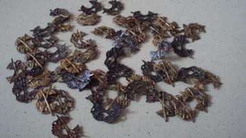 duitse leger lot 50 insignes voor kepie, Ophalen of Verzenden
