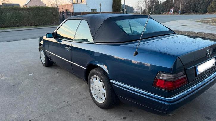 Mercedes W124 A124, 67.000 originele kms, cabrio, oldtimer, Autos, Mercedes-Benz, Particulier, Classe E, Essence, Boîte manuelle