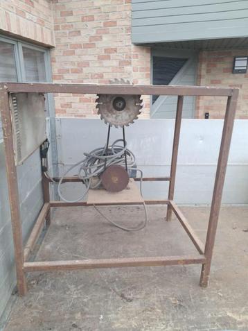 Tafelzaagmachine op drijfkracht beschikbaar voor biedingen