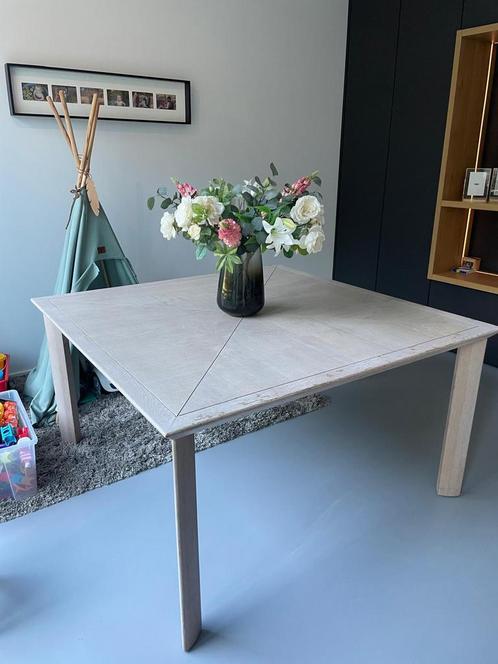Tafel 8p vierkant + alle tafellakens. Rond opzetstuk tot 12p, Huis en Inrichting, Tafels | Eettafels, Gebruikt, 100 tot 150 cm
