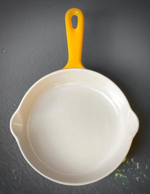 Cousances Le Creuset poêle skillet 1960, Maison & Meubles, Cuisine | Casseroles & Poêles, Comme neuf, Autres types, Fonte, Enlèvement ou Envoi