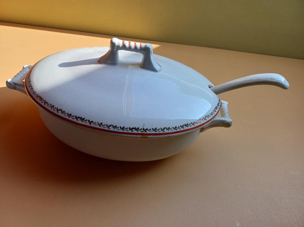 mooie soepterrine Boch van grootmoeder, Ophalen