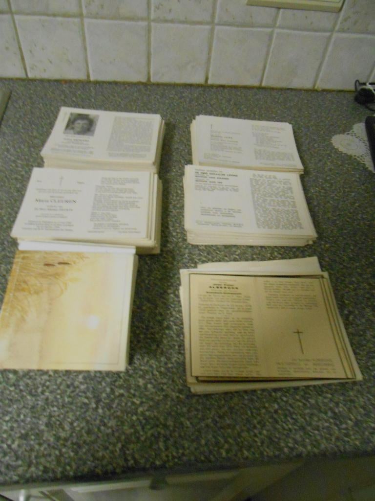 Verzameling rouwprentjes, Verzamelen, Bidprentjes en Rouwkaarten, Ophalen of Verzenden, Rouwkaart