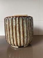 Pot de fleurs Rastelli, Enlèvement, Comme neuf