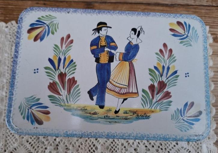 Frans Massilly blik, dansend paar, Quimper, HB Henriot, Enlèvement ou Envoi, Utilisé, Biscuits, Autres marques