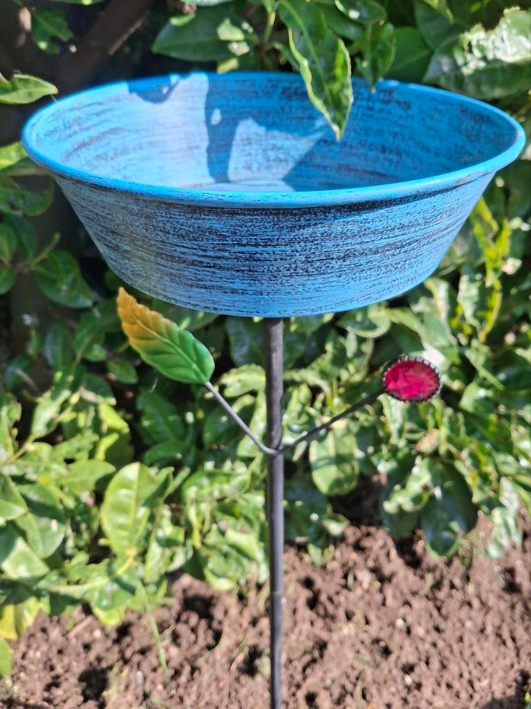 Metalen vogelbad op voet., Tuin en Terras, Bloembakken en Plantenbakken, Ophalen