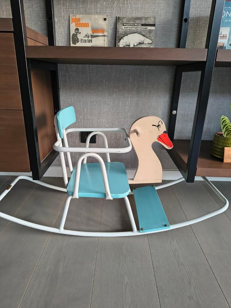 Belle chaise berçante vintage avec image de cygne, Enlèvement, Utilisé