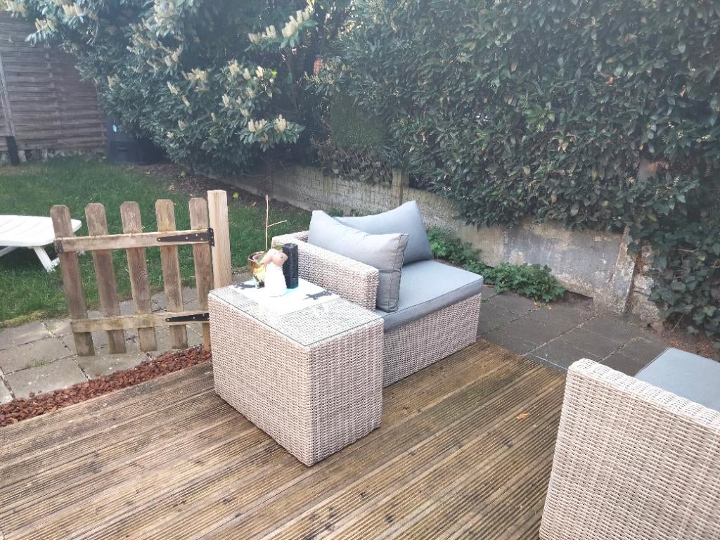 Lounge set, Ophalen, 4 zitplaatsen, Kunststof, Zo goed als nieuw