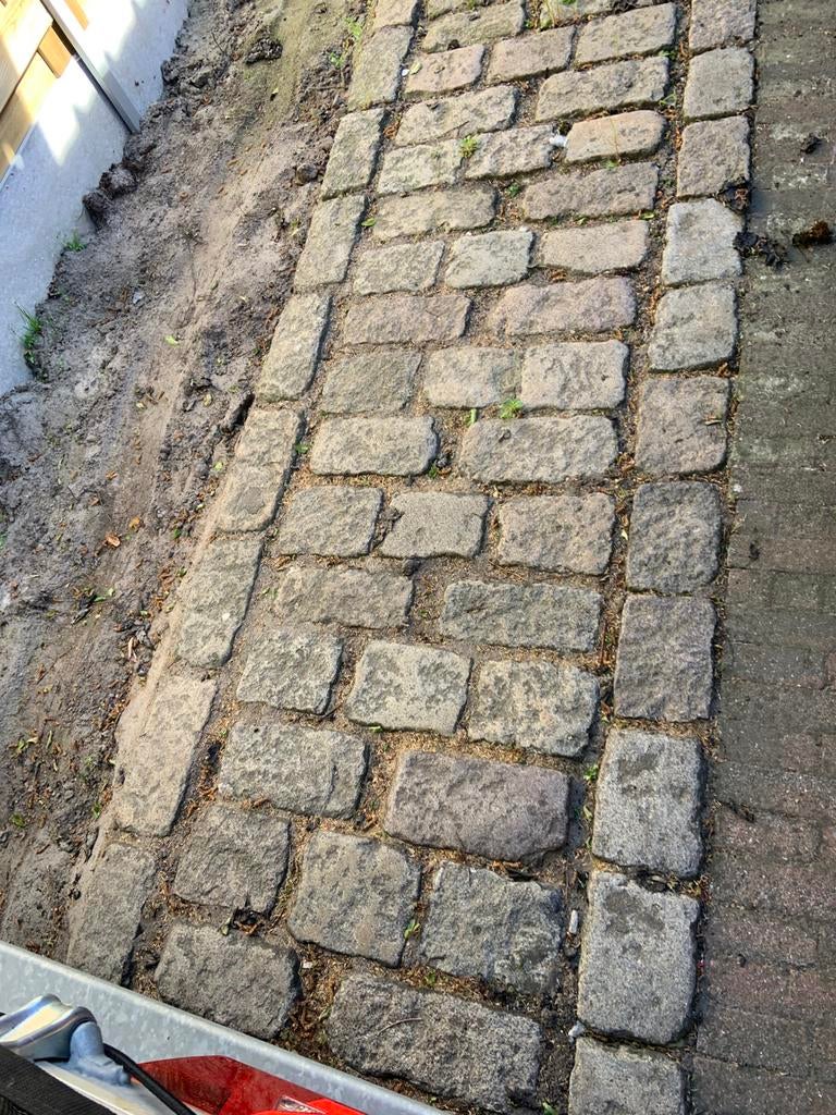 Grote kasseien stenen, Ophalen, Zo goed als nieuw