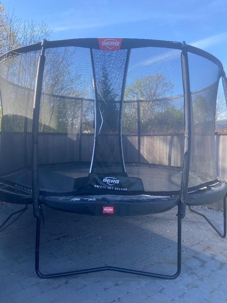 Trampoline berg, Ophalen, Zo goed als nieuw