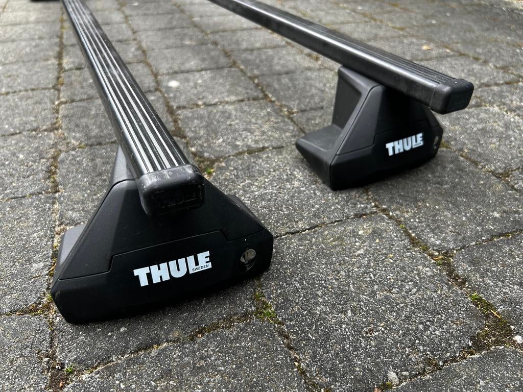 Thule squarebar met 7105 voeten, Ophalen, Gebruikt