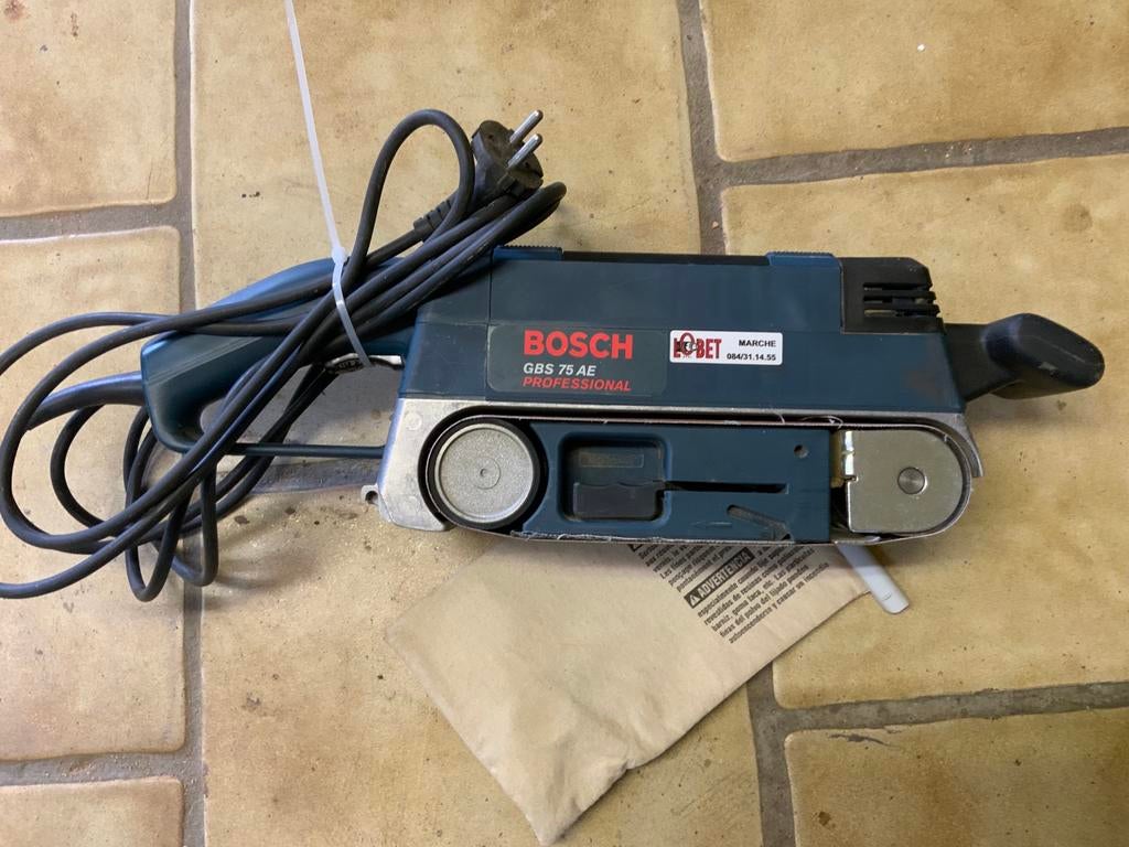 Ponceuse à bande de marque ( BOSCH bleu), Bricolage & Construction, Enlèvement, Utilisé, Ponceuse à bande