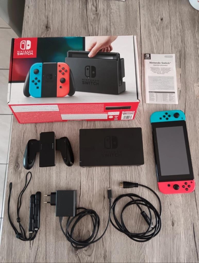 Nintendo Switch, Consoles de jeu & Jeux vidéo, Enlèvement ou Envoi, Comme neuf, Avec 2 manettes, Switch 2019 Upgrade
