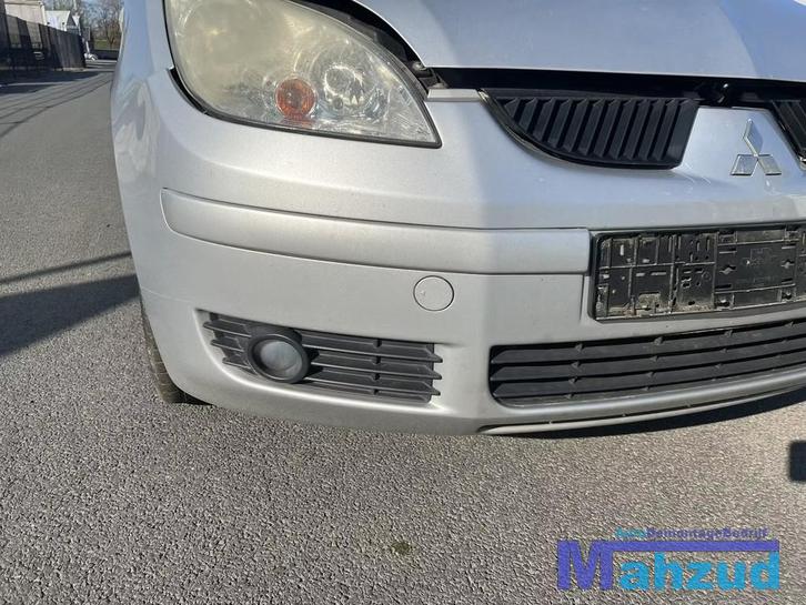 Mitsubishi colt 6 voorbumper bumper grille rooster 2004-2014, Auto-onderdelen, Carrosserie, Mitsubishi, Voor, Gebruikt