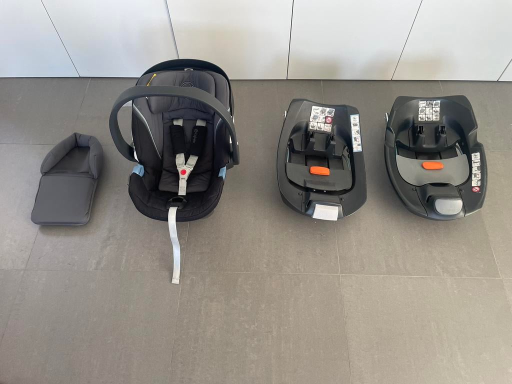 Cybex aton 5 autostoel met 2 x base isofix voor in de auto, Ophalen, Zo goed als nieuw, Isofix