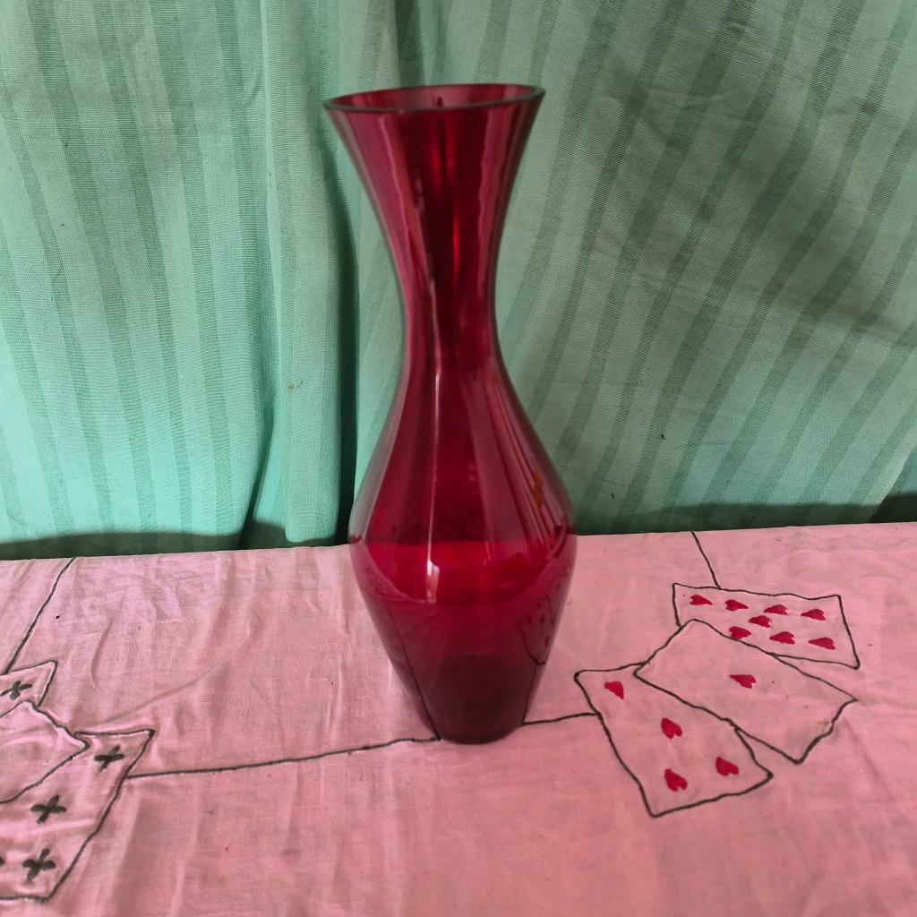 Rode glazen vaas (28cm hoog), Gebruikt, Ophalen of Verzenden, Glas, Minder dan 50 cm