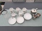 te koop : 9 tassen en ondertassen + theepot, Enlèvement, Comme neuf, Tasse(s) et/ou soucoupe(s)