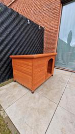 Woody Platdak-Hondenhok met Kunststof Deur in, Animaux & Accessoires, Maisons pour chiens, Enlèvement, Niche à chien