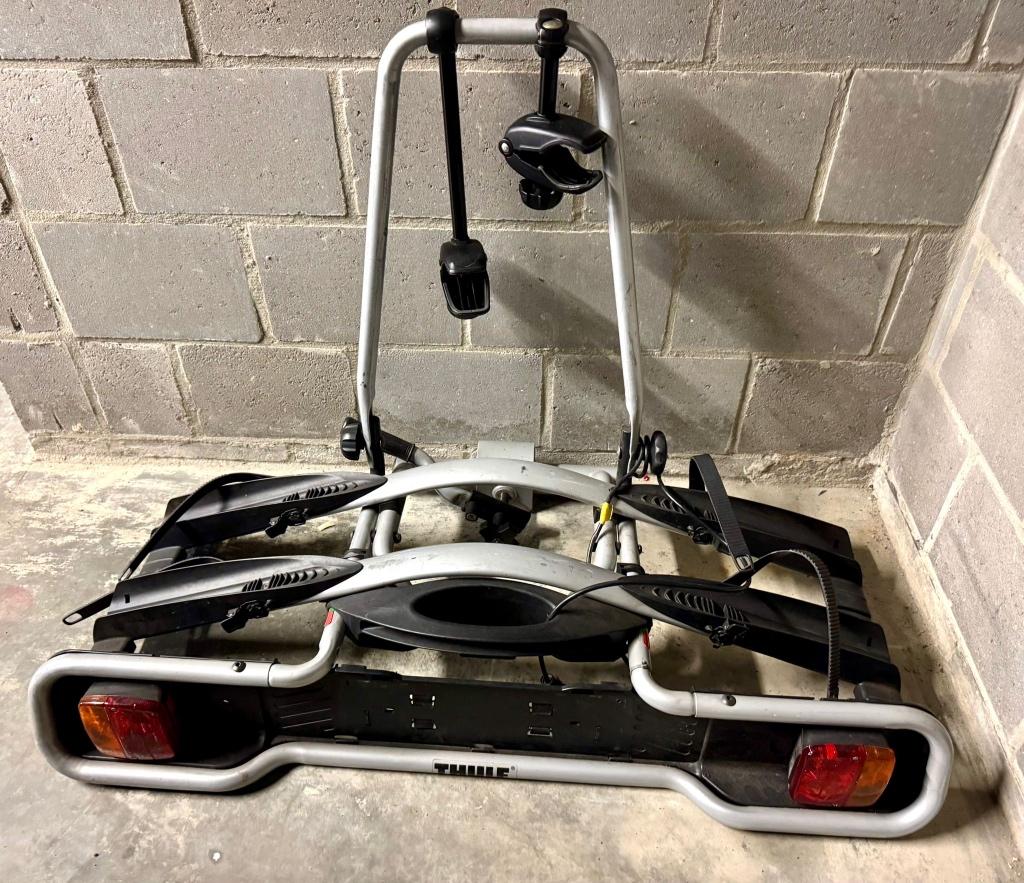 Fietsenrek Thule, Ophalen, Zo goed als nieuw, 2 fietsen, Trekhaakdrager