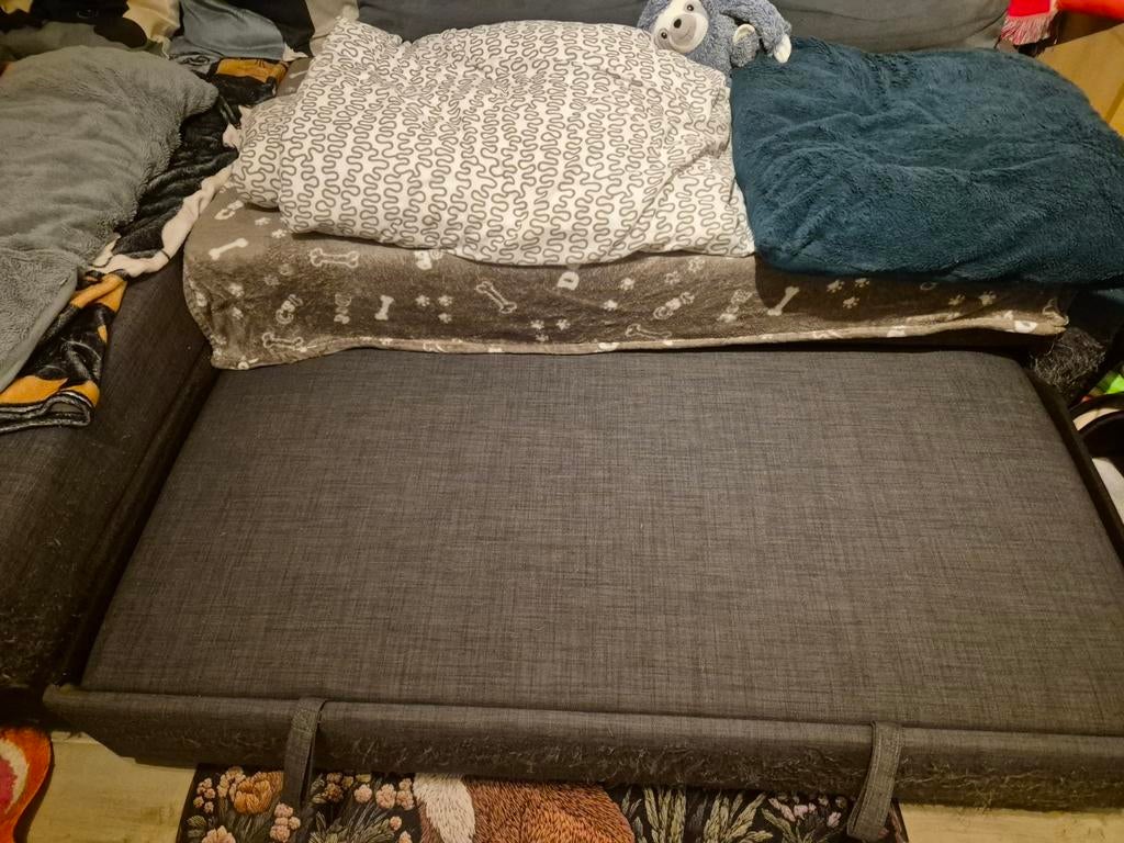 Canapé ikea convertible à donner .