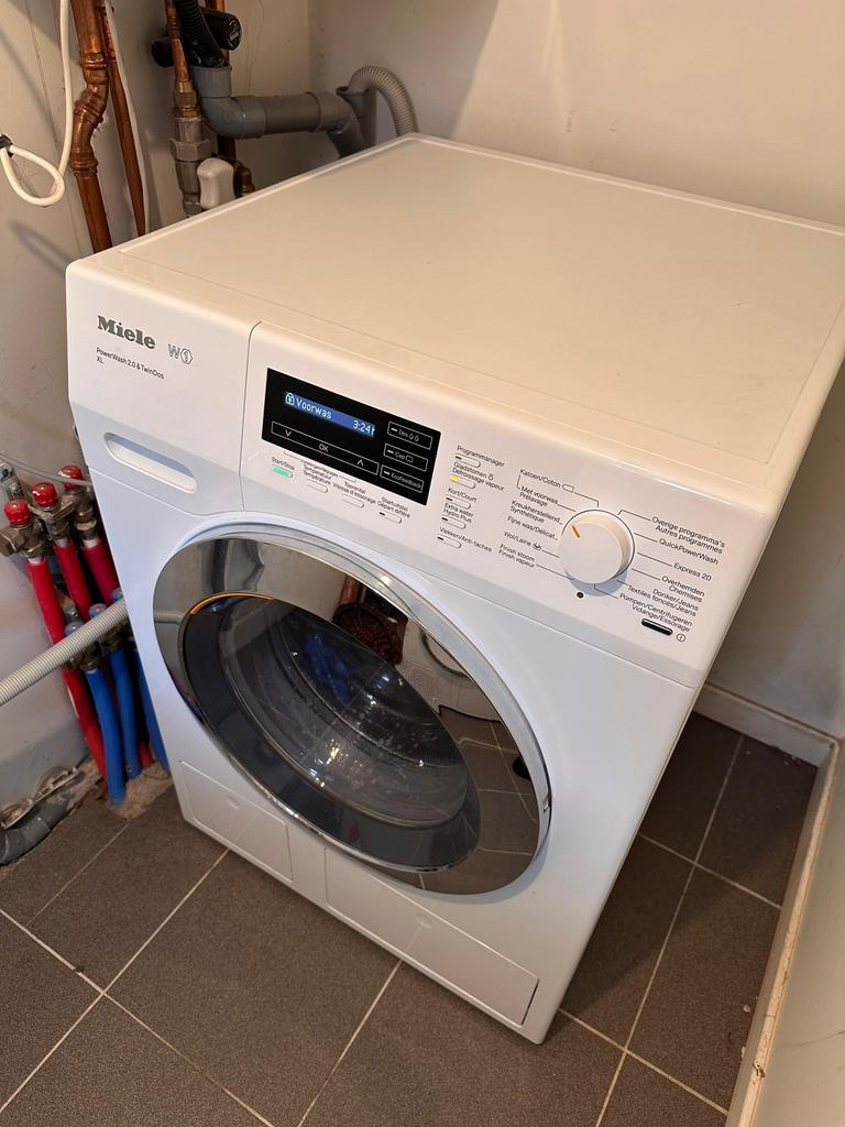 Miele W1 WKH272 powersteam, Elektronische apparatuur, Wasmachines, Gebruikt, 8 tot 10 kg, Ophalen of Verzenden, 1600 toeren of meer