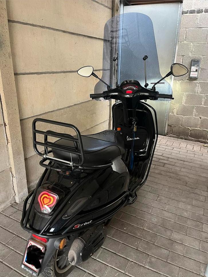 Vespa sprint - A klasse - 6000km - 2021, Fietsen en Brommers, Snorfietsen en Snorscooters, Zo goed als nieuw, Vespa, Ophalen