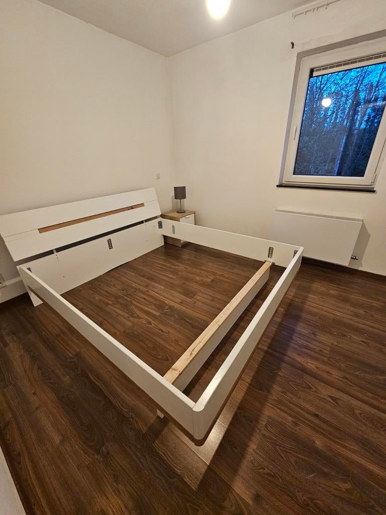 Cadre de lit en parfait état !