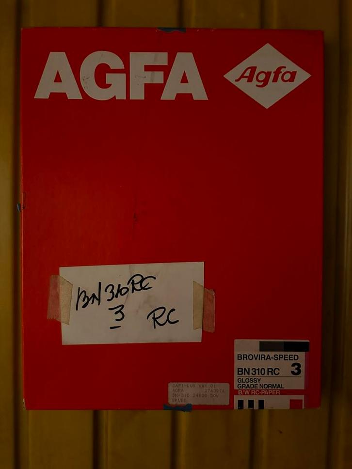 4 pakken zwart/wit analoog agfa fotopapier 24 x 30,5 cm, Audio, Tv en Foto, Fotografie | Fotopapier, Ophalen of Verzenden