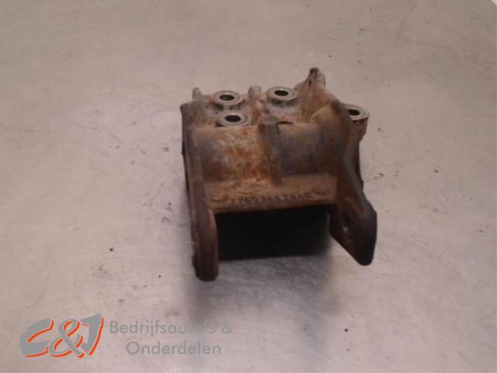 Palier d'appui avant droit d'un Renault Master, Renault, -, 3 mois de garantie, Utilisé