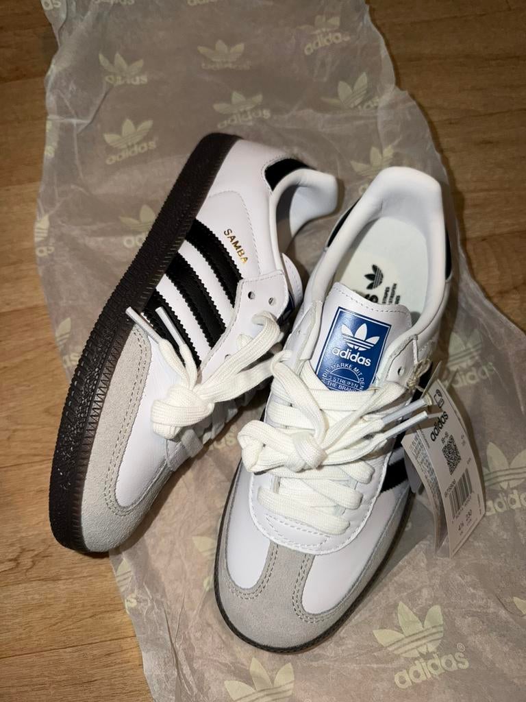 Chaussures Adidas Samba, Sports & Fitness, Basket, Enlèvement, Comme neuf, Chaussures