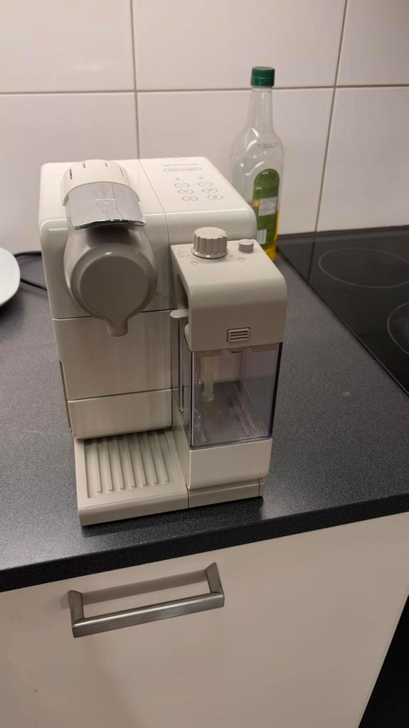 Nespresso De’Longhi EN560 met Melkreservoir– 6 Koffiesoorten, Electroménager, Cafetières, Comme neuf, Cafetière, Enlèvement ou Envoi