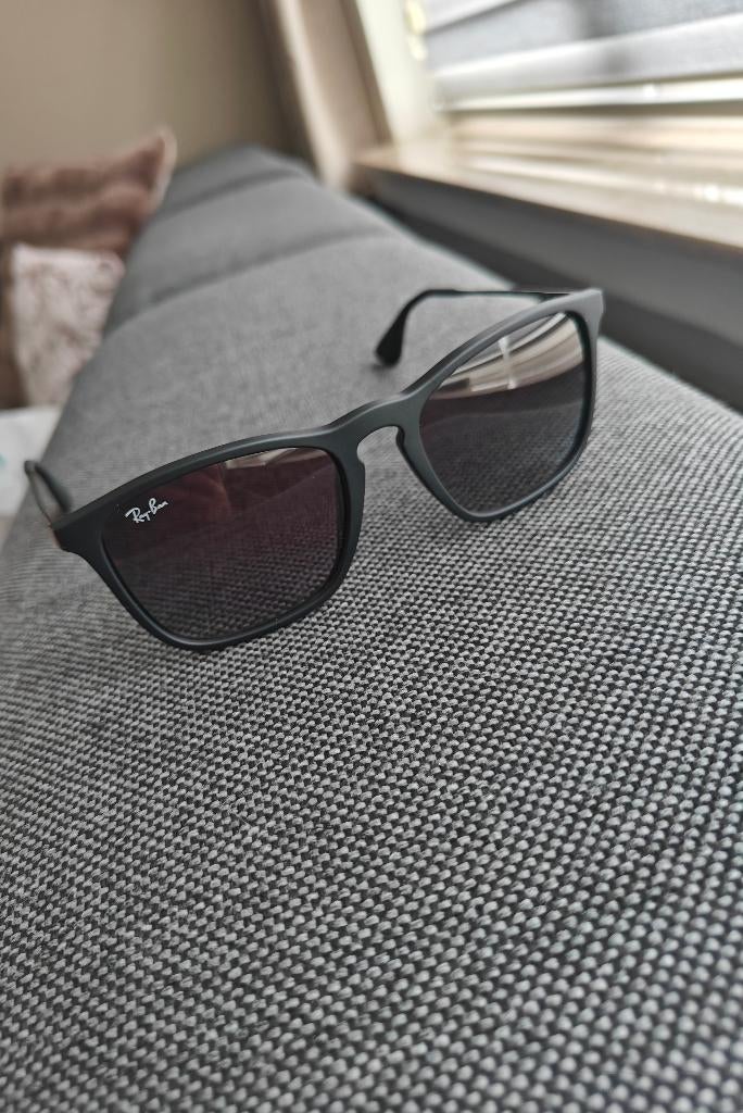 Ray-Ban zonnebril, Comme neuf, Enlèvement, Ray-Ban, Lunettes de soleil