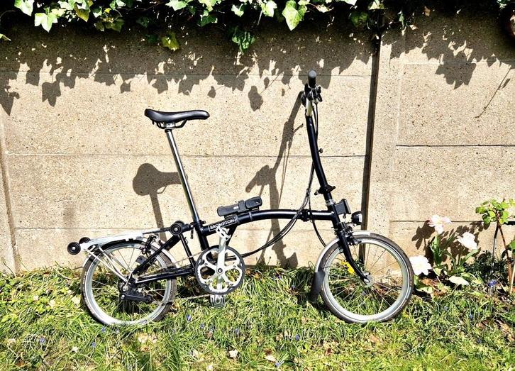 Brompton C-Line H6R Black Dynamo Lights, Vélos & Vélomoteurs, Vélos | Vélos pliables, Comme neuf, Hommes, Brompton, 14 à 16 pouces